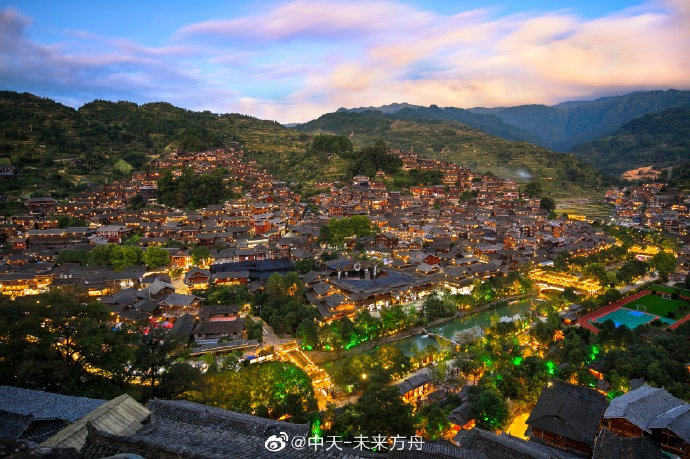 地图上的贵州风光，舞台演绎自然之美