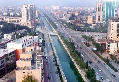 古城墙下的运城风情